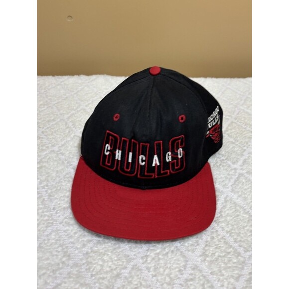 Vintage 90s Chicago Bulls NBA  Embroidered USA Made Snap Back Hat - Picture 1 of 13